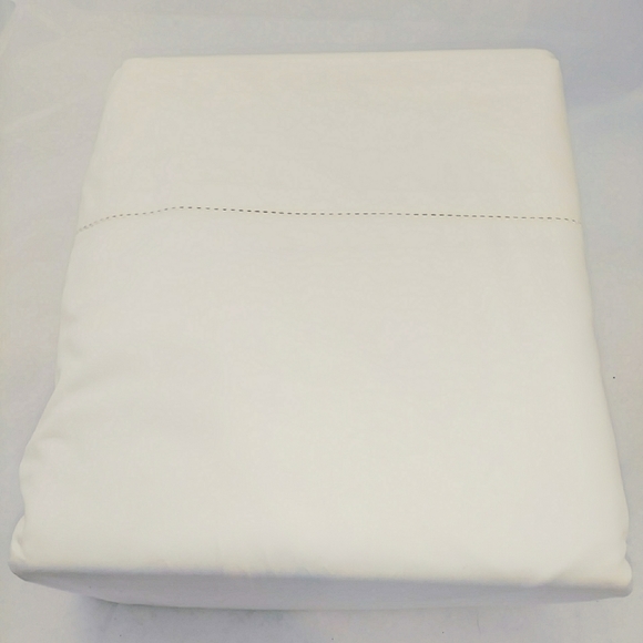 Fieldcrest Other - NEW Fieldcrest Supima 700 TC Classic Hemstitch